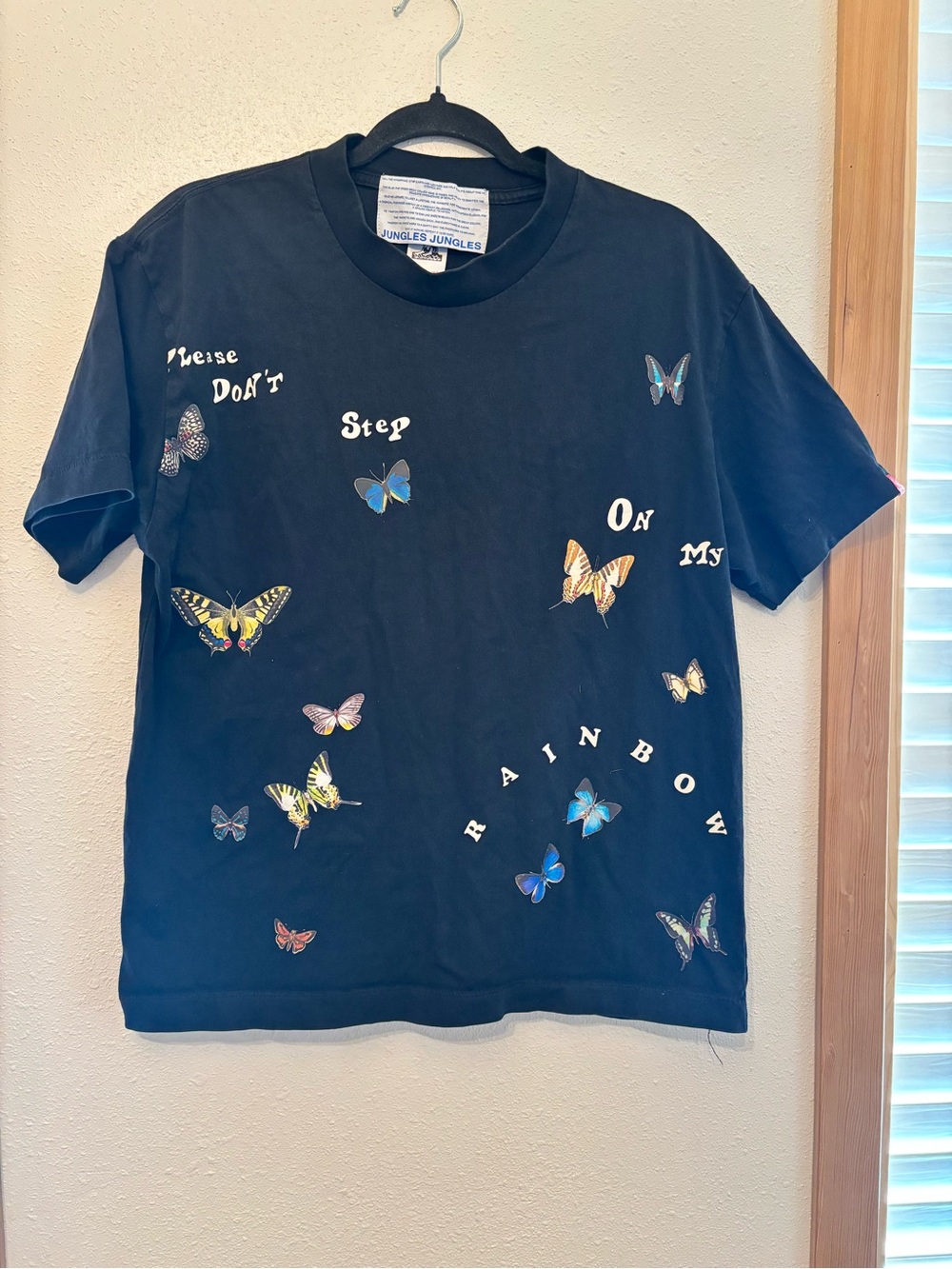 Jungles Jungles Woman’s Black Butterfly Graphic Tee M 
0112S